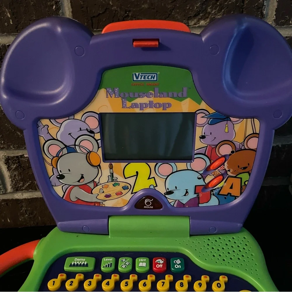1998 VTech Little Smart Mouseland Laptop